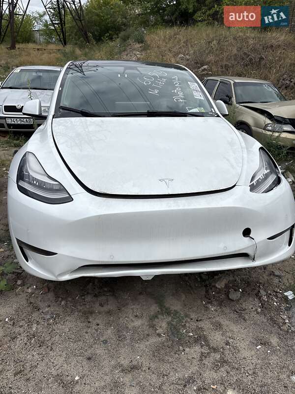 Tesla Model Y 2022
