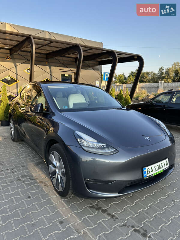 Tesla Model Y 2022 Tesla Model Y 2022