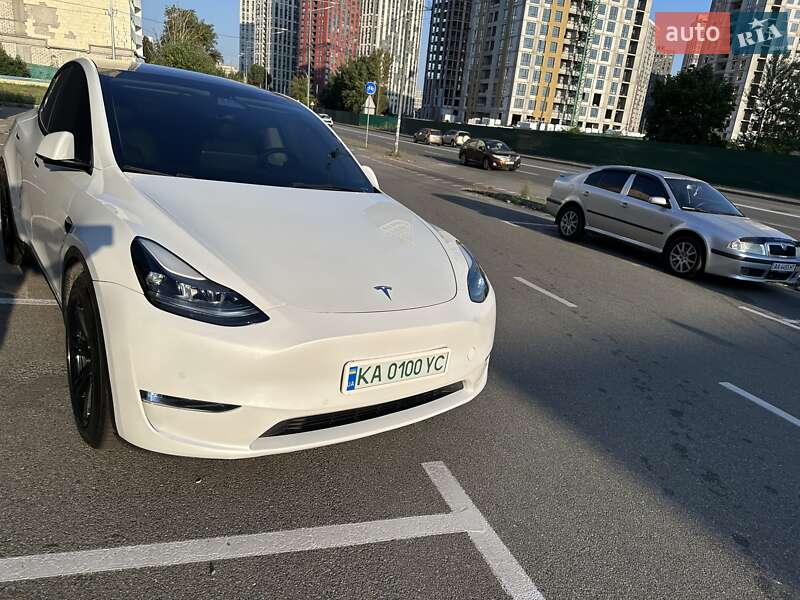 Внедорожник / Кроссовер Tesla Model Y 2021 в Киеве