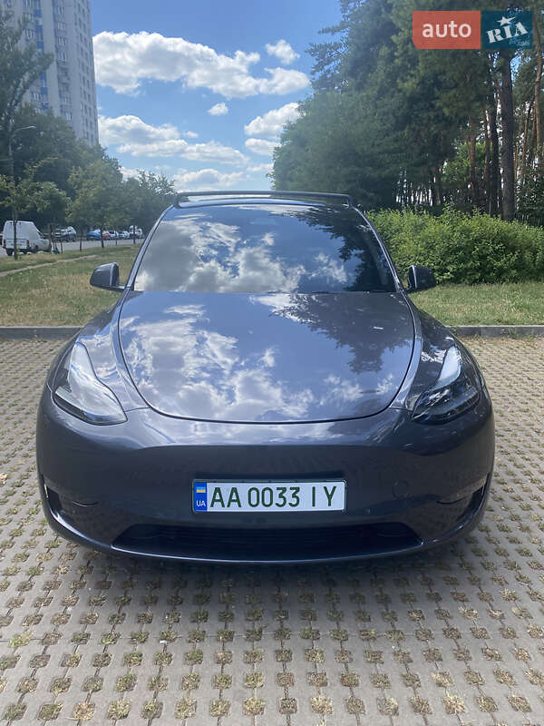Tesla Model Y 2023