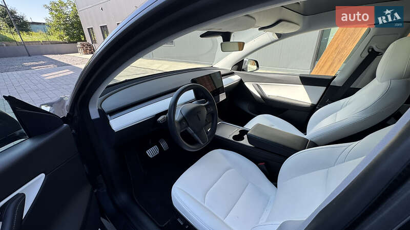 Внедорожник / Кроссовер Tesla Model Y 2021 в Луцке