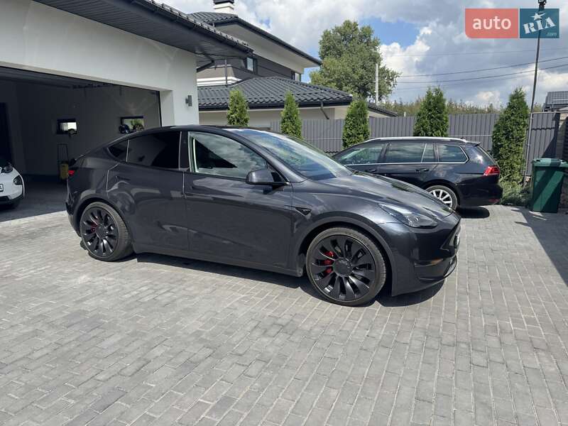 Внедорожник / Кроссовер Tesla Model Y 2024 в Кропивницком
