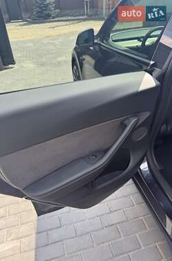 Внедорожник / Кроссовер Tesla Model Y 2024 в Кропивницком