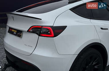 Внедорожник / Кроссовер Tesla Model Y 2021 в 