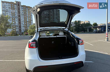 Внедорожник / Кроссовер Tesla Model Y 2021 в 