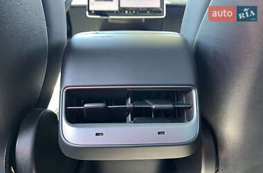 Внедорожник / Кроссовер Tesla Model Y 2020 в 
