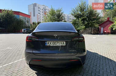 Внедорожник / Кроссовер Tesla Model Y 2021 в 