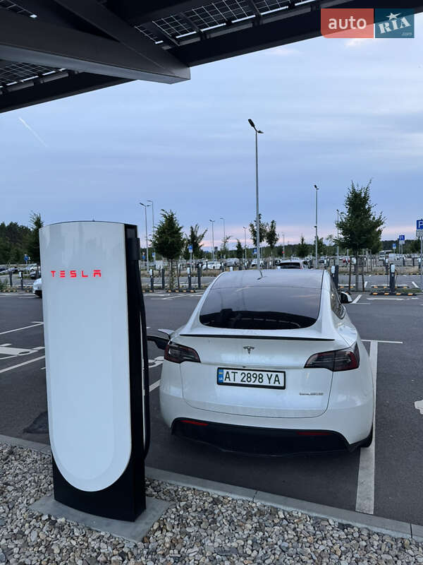 Внедорожник / Кроссовер Tesla Model Y 2022 в Киеве