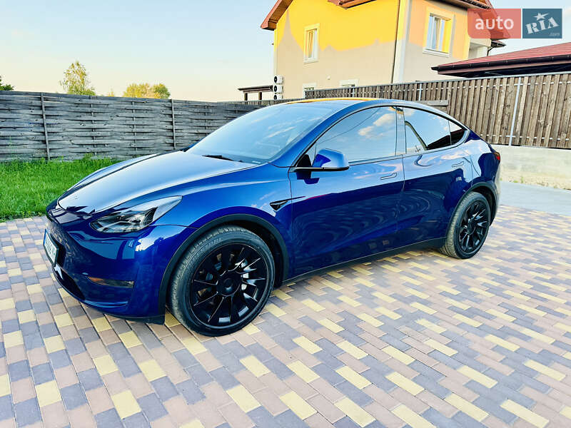 Внедорожник / Кроссовер Tesla Model Y 2023 в Киеве