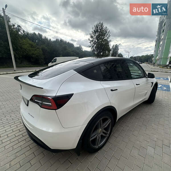 Внедорожник / Кроссовер Tesla Model Y 2020 в Львове