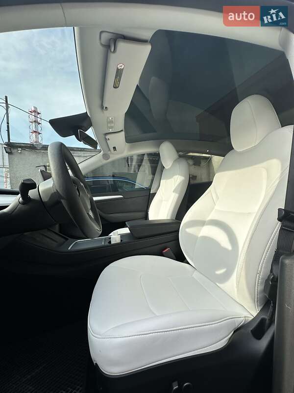 Позашляховик / Кросовер Tesla Model Y 2024 в Одесі