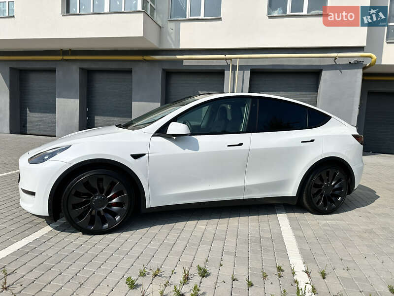 Tesla Model Y 2021