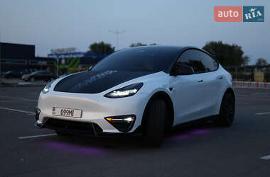 Внедорожник / Кроссовер Tesla Model Y 2023 в 