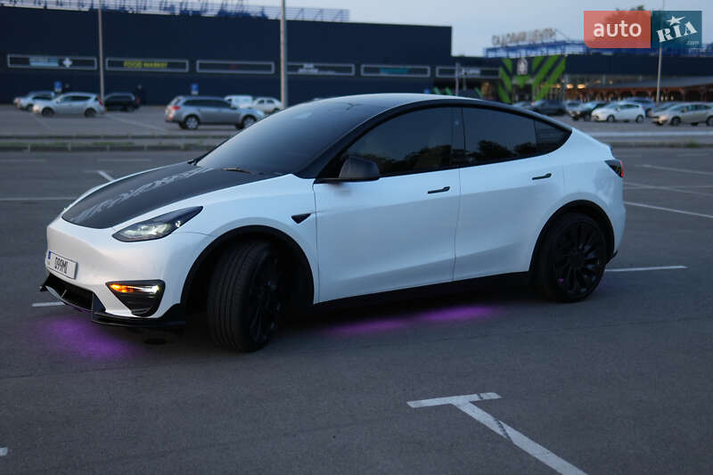 Позашляховик / Кросовер Tesla Model Y 2023 в Дніпрі фото 4 Позашляховик / Кросовер Tesla Model Y 2023 в Дніпрі