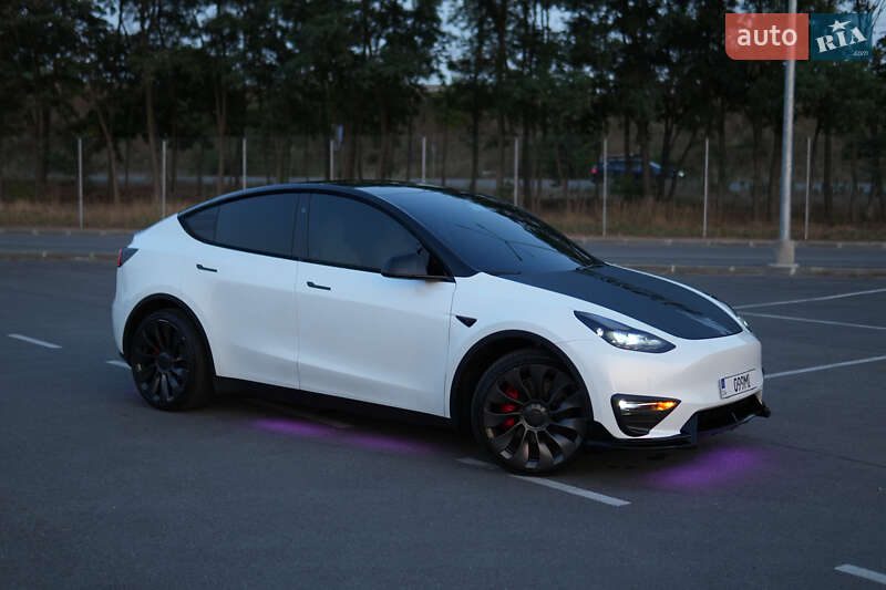 Позашляховик / Кросовер Tesla Model Y 2023 в Дніпрі фото 13 Позашляховик / Кросовер Tesla Model Y 2023 в Дніпрі