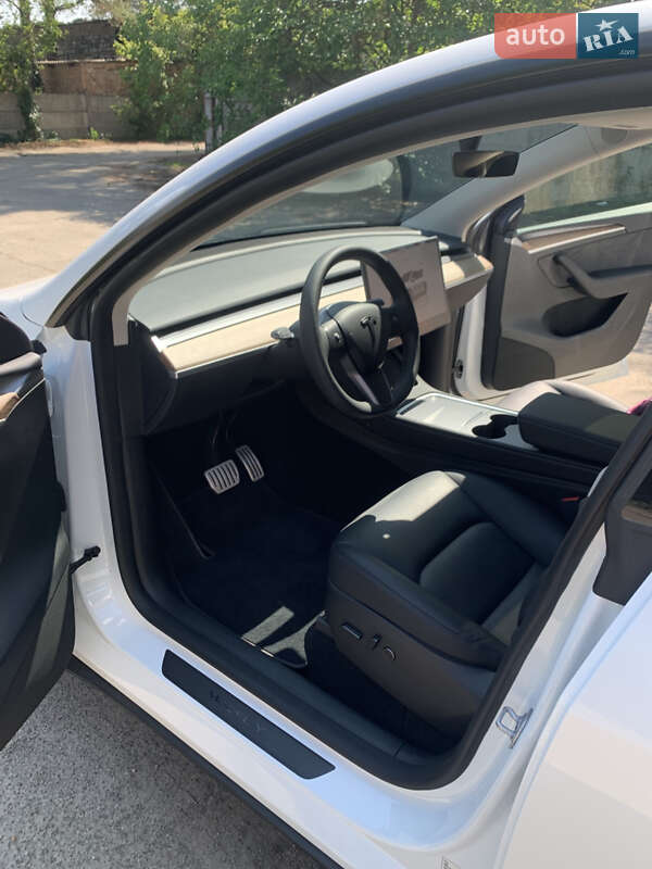 Позашляховик / Кросовер Tesla Model Y 2023 в Києві