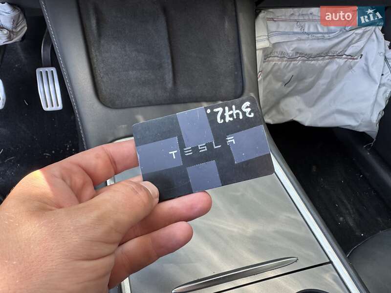 Внедорожник / Кроссовер Tesla Model Y 2022 в Ровно