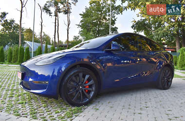 Внедорожник / Кроссовер Tesla Model Y 2024 в 