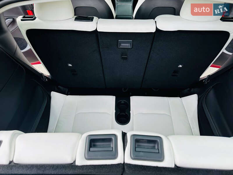 Внедорожник / Кроссовер Tesla Model Y 2023 в Киеве