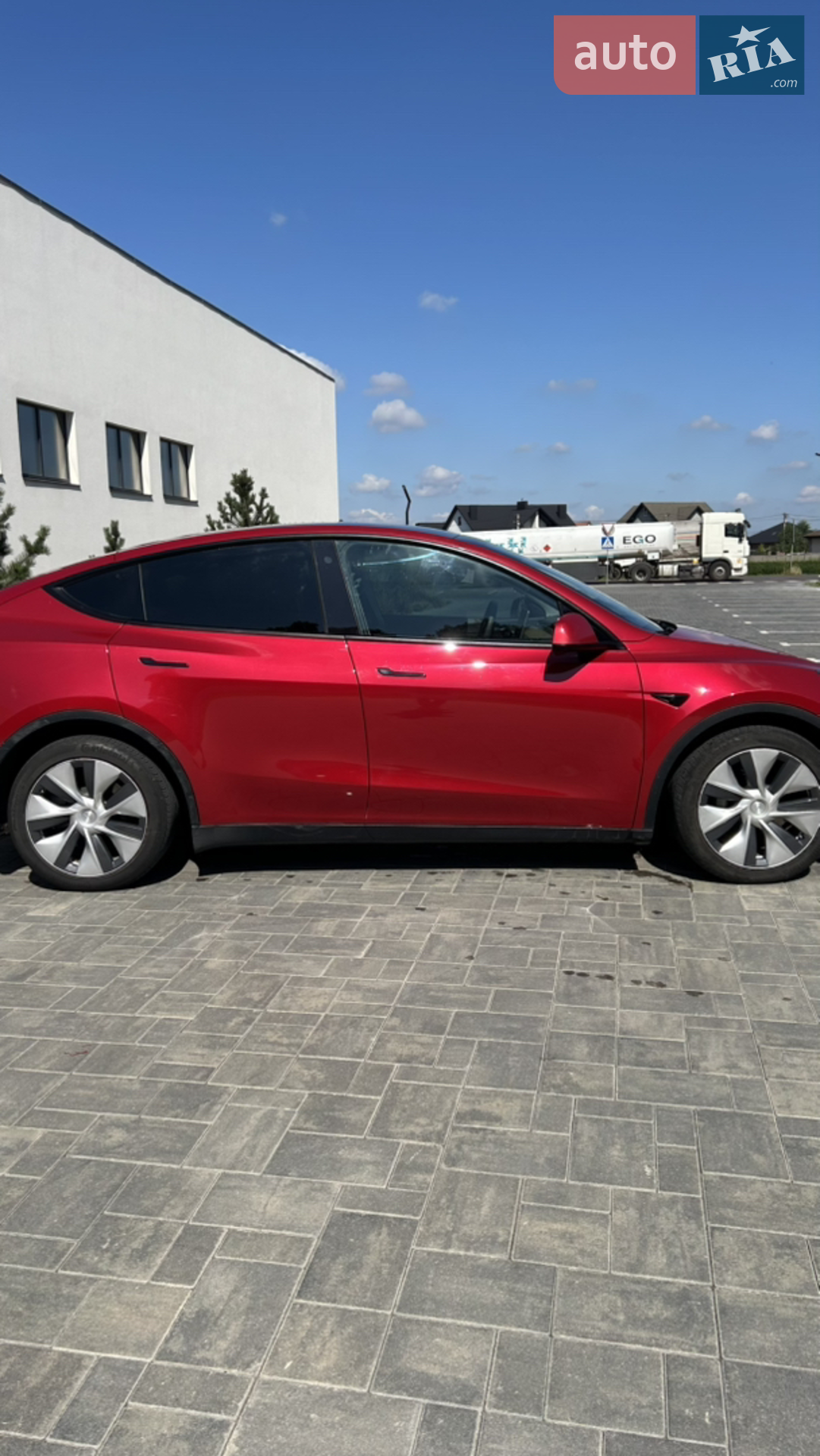 2022 Tesla Model Y - мініатюра 3