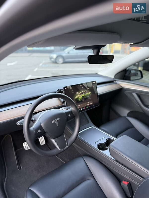 Внедорожник / Кроссовер Tesla Model Y 2023 в Киеве