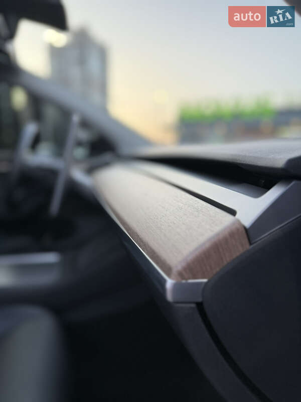 Внедорожник / Кроссовер Tesla Model Y 2023 в Киеве