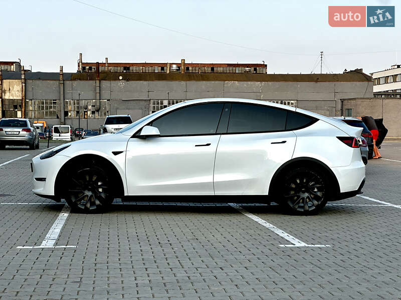 Внедорожник / Кроссовер Tesla Model Y 2022 в Ивано-Франковске