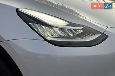 Внедорожник / Кроссовер Tesla Model Y 2021 в 