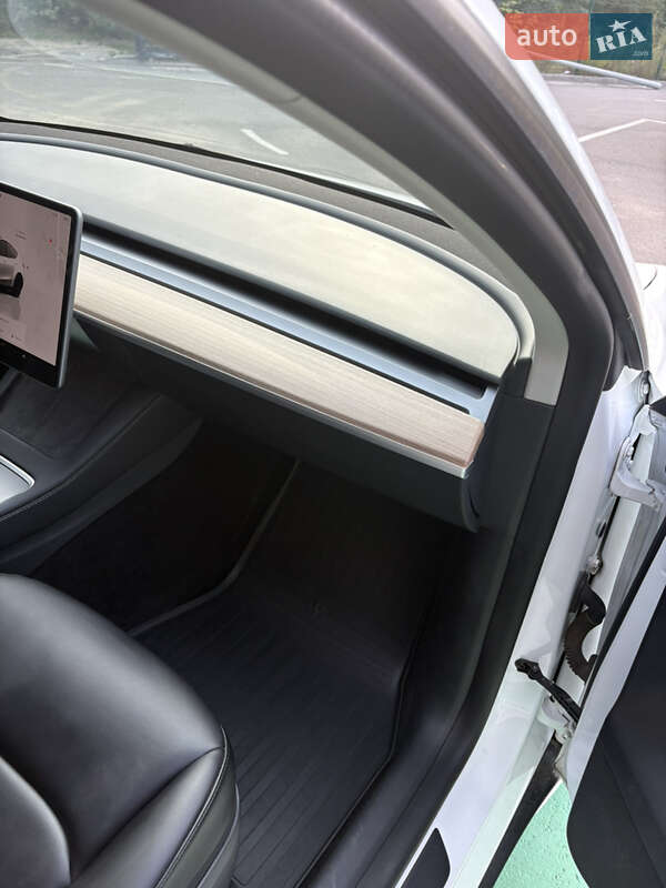 Внедорожник / Кроссовер Tesla Model Y 2023 в Борисполе