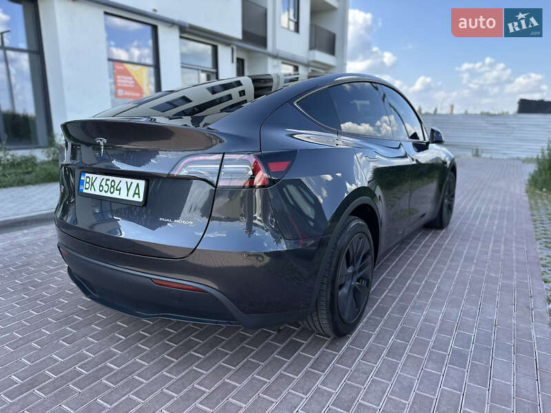 Внедорожник / Кроссовер Tesla Model Y 2024 в Ровно