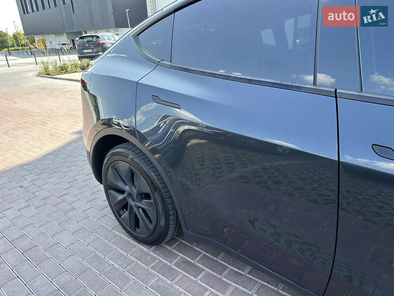 Внедорожник / Кроссовер Tesla Model Y 2024 в Ровно