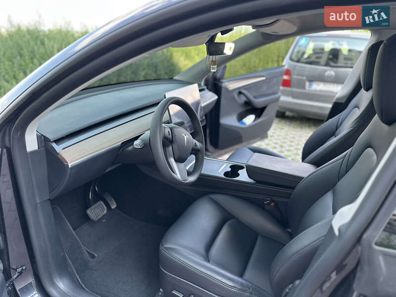 Внедорожник / Кроссовер Tesla Model Y 2024 в Ровно