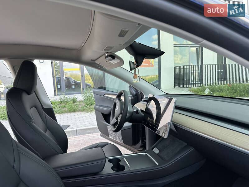 Внедорожник / Кроссовер Tesla Model Y 2024 в Ровно