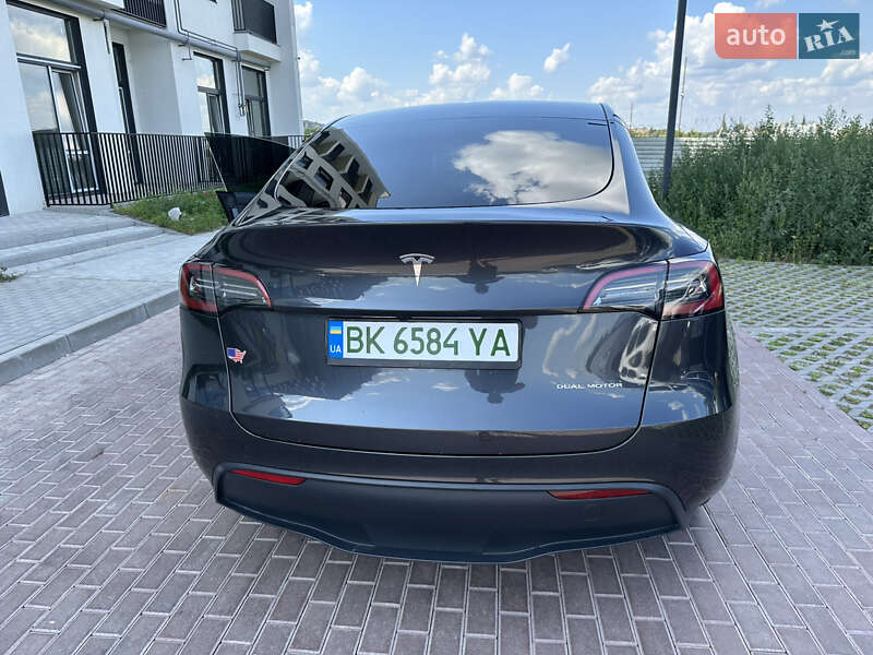 Внедорожник / Кроссовер Tesla Model Y 2024 в Ровно