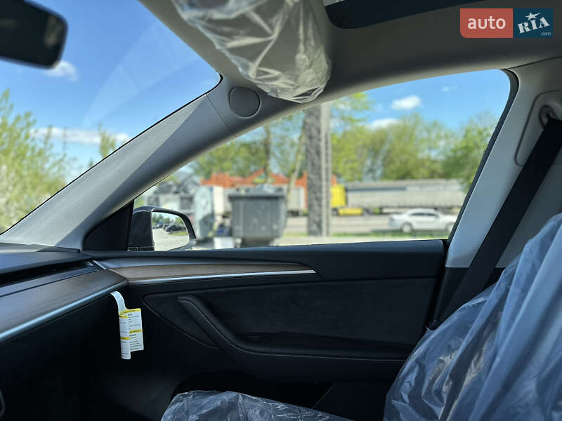 Внедорожник / Кроссовер Tesla Model Y 2024 в Ровно