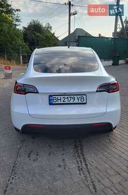 Внедорожник / Кроссовер Tesla Model Y 2021 в 