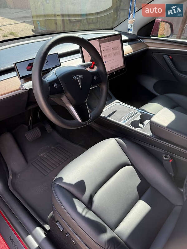 Внедорожник / Кроссовер Tesla Model Y 2024 в Одессе