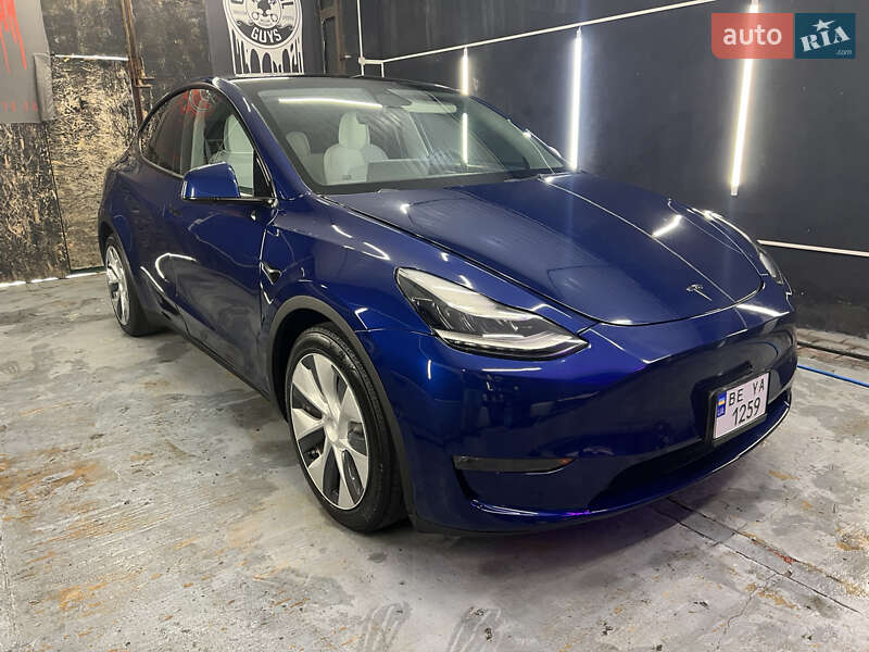 Tesla Model Y 2021