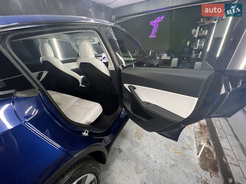 Позашляховик / Кросовер Tesla Model Y 2021 в Миколаєві