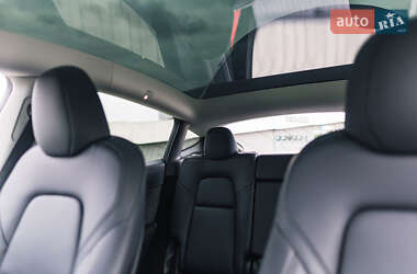 Внедорожник / Кроссовер Tesla Model Y 2023 в 