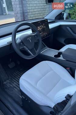 Внедорожник / Кроссовер Tesla Model Y 2024 в 