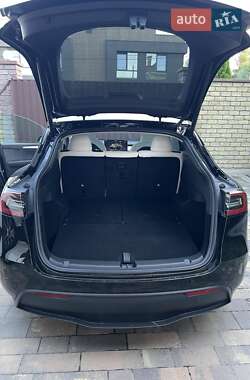 Внедорожник / Кроссовер Tesla Model Y 2024 в 