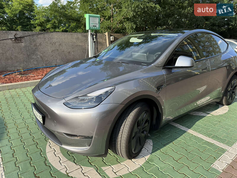 Внедорожник / Кроссовер Tesla Model Y 2024 в Киеве