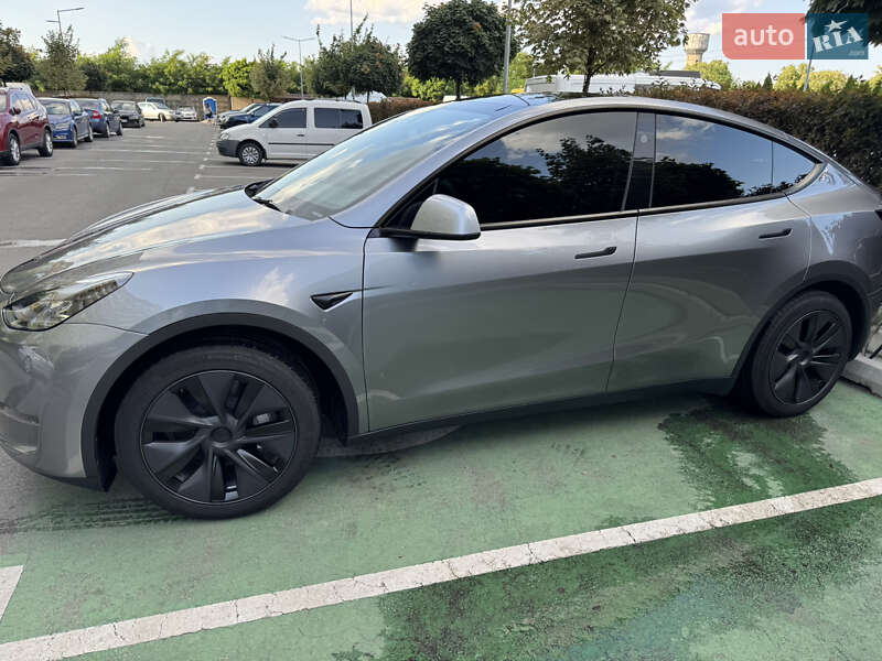 Внедорожник / Кроссовер Tesla Model Y 2024 в Киеве