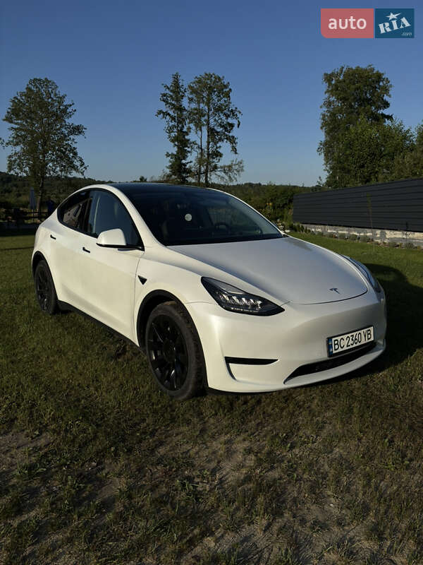 Tesla Model Y 2022