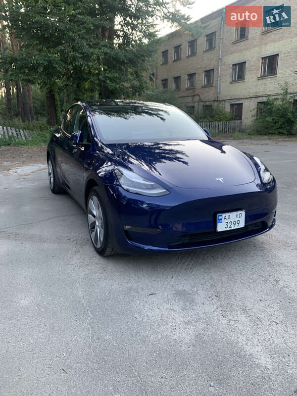 Tesla Model Y 2023