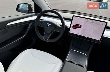Внедорожник / Кроссовер Tesla Model Y 2024 в 