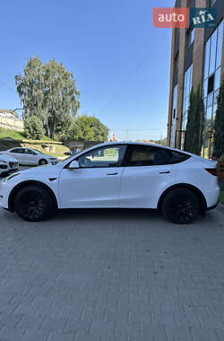 Внедорожник / Кроссовер Tesla Model Y 2024 в 