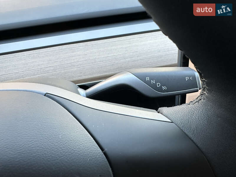 Внедорожник / Кроссовер Tesla Model Y 2024 в Черновцах