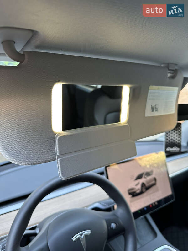 Внедорожник / Кроссовер Tesla Model Y 2024 в Черновцах